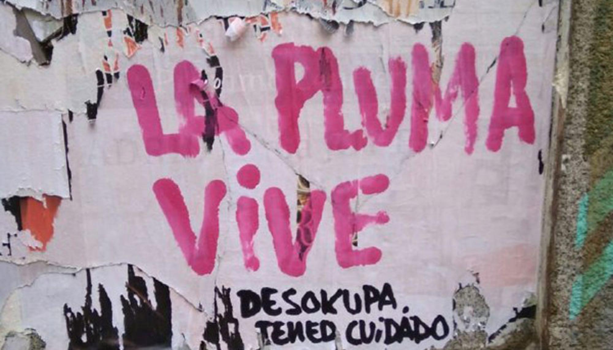 pintada la pluma